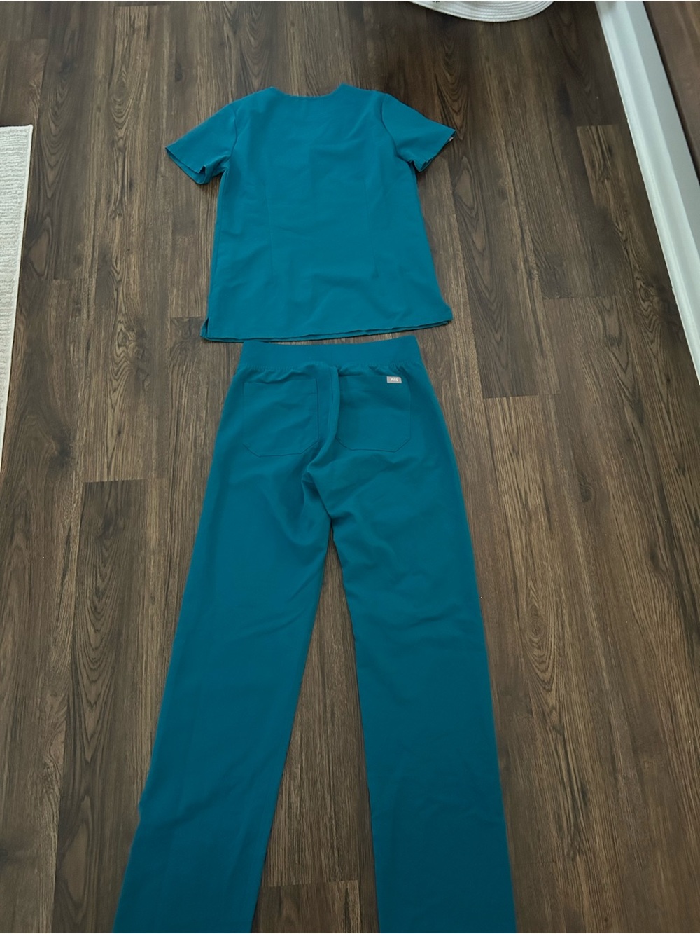 Figs Teal Scrub Set - Picture 6 of 7
